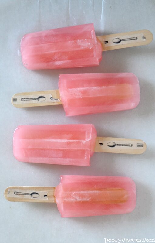 Jell-O Popsicles - Recipe for slow melt Jell-O Popsicles to make with the kids this summer. Recipe from PoofyCheeks.com