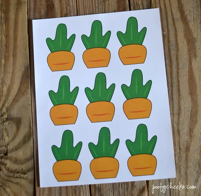 Printable Carrot Cupcake Toppers - Add to Oreo 'Dirt' Cupcakes for an Easter Bunny treat!