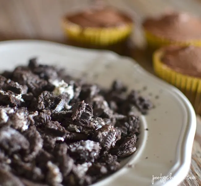 Oreo 'Dirt' Cupcakes - Oreo Cucpake Recipe