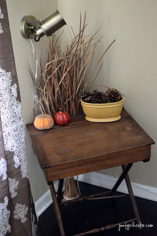 Visit our home decorated in aqua and oranges - Fall Blog Home Tour @poofycheeksblog