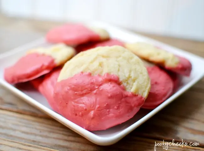 Easy Peppermint Dipped Sugar Cookie Recipe