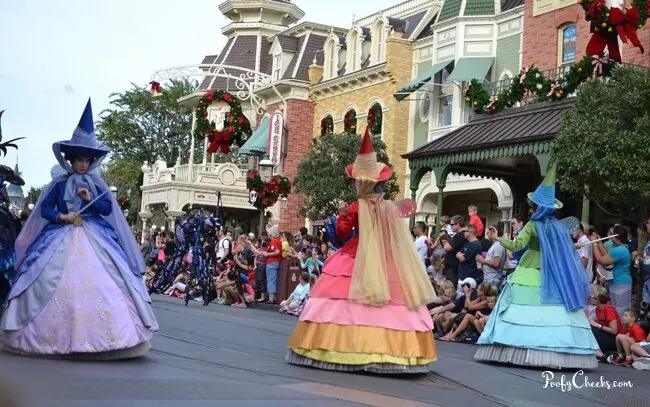 Disney Vacation - Festival of Fantasy Parade Tips