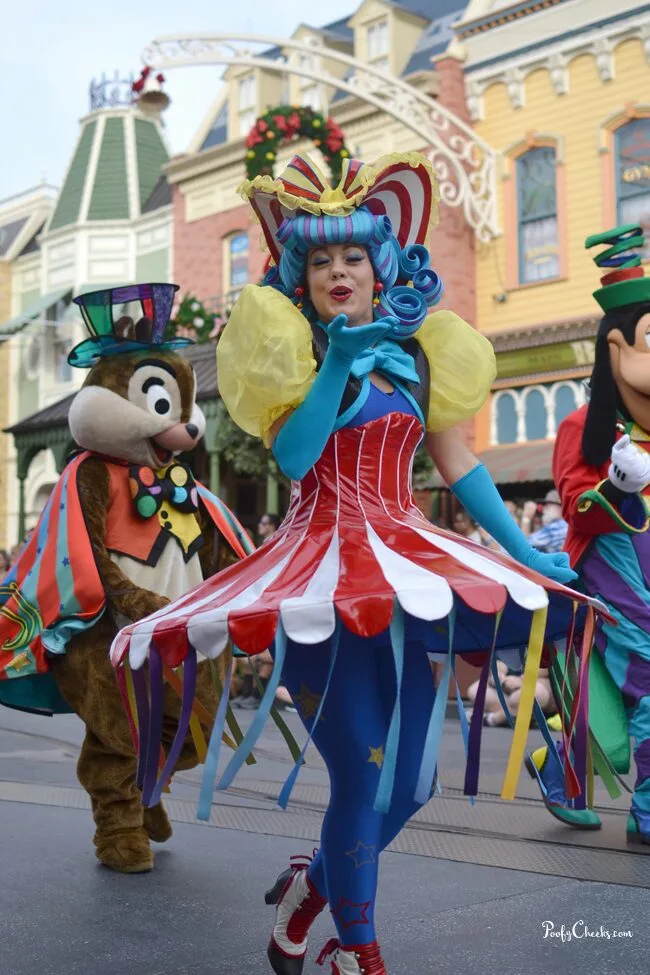 Disney Vacation - Festival of Fantasy Parade Tips