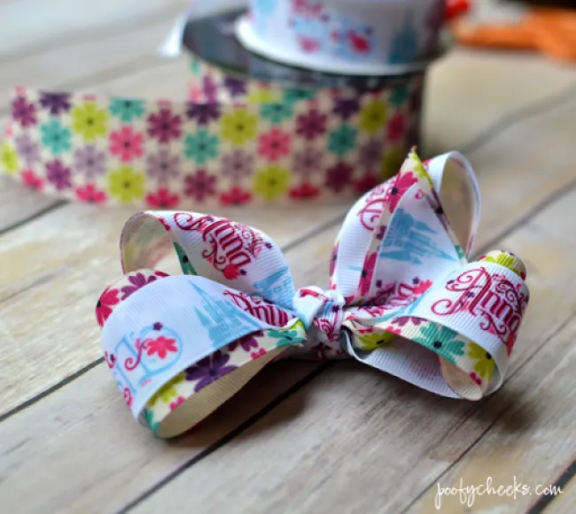 Step by Step hair bow tutorial for making grossgrain ribbon bows. Stop spending money on bows you can make yourself!