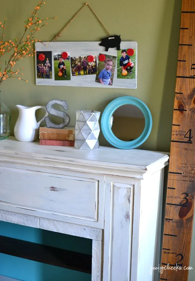 Farmhouse Style Magnetic Photo Board Tutorial - Great Photo Gift Idea