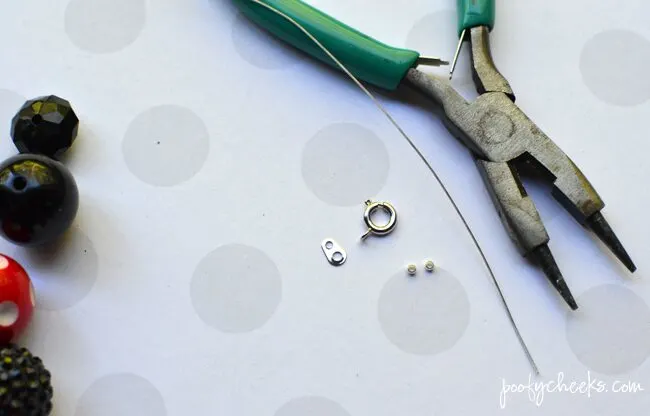 DIY Bubblegum Necklace Tutorial