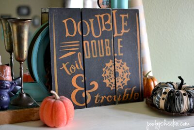 https://poofycheeks.com/2015/09/toil-trouble-mini-pallet-halloween-sign.html