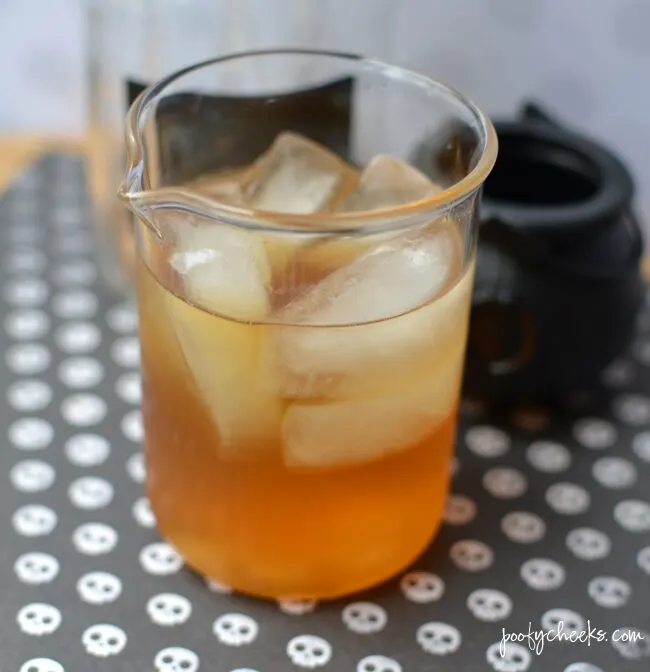 The perfect Halloween Drink - Potion Peach Tea 