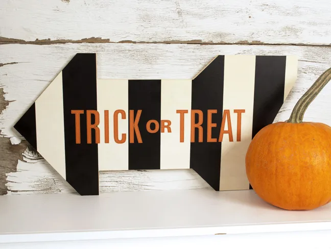 10+ Halloween Signs for Halloween that you can easily DIY!