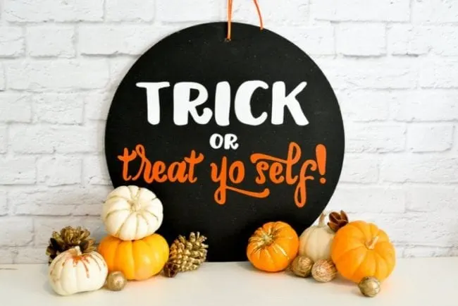 15 Free Halloween Cut Files for Silhouette or Cricut from PoofyCheeks.com