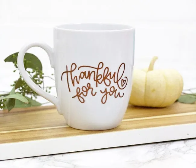 15 Free Thanksgiving Cut Files for Cricut and Silhouette machines.