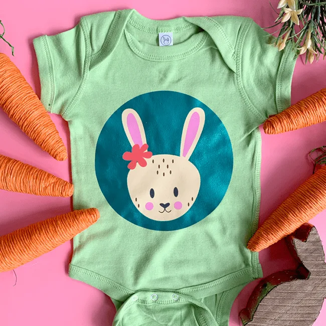 Learn how to create layered designs in Cricut Design Space. PLUS grab this free bunny cut file.