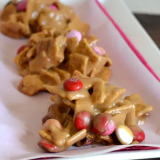 Golden Graham cereal snack with peanut butter.